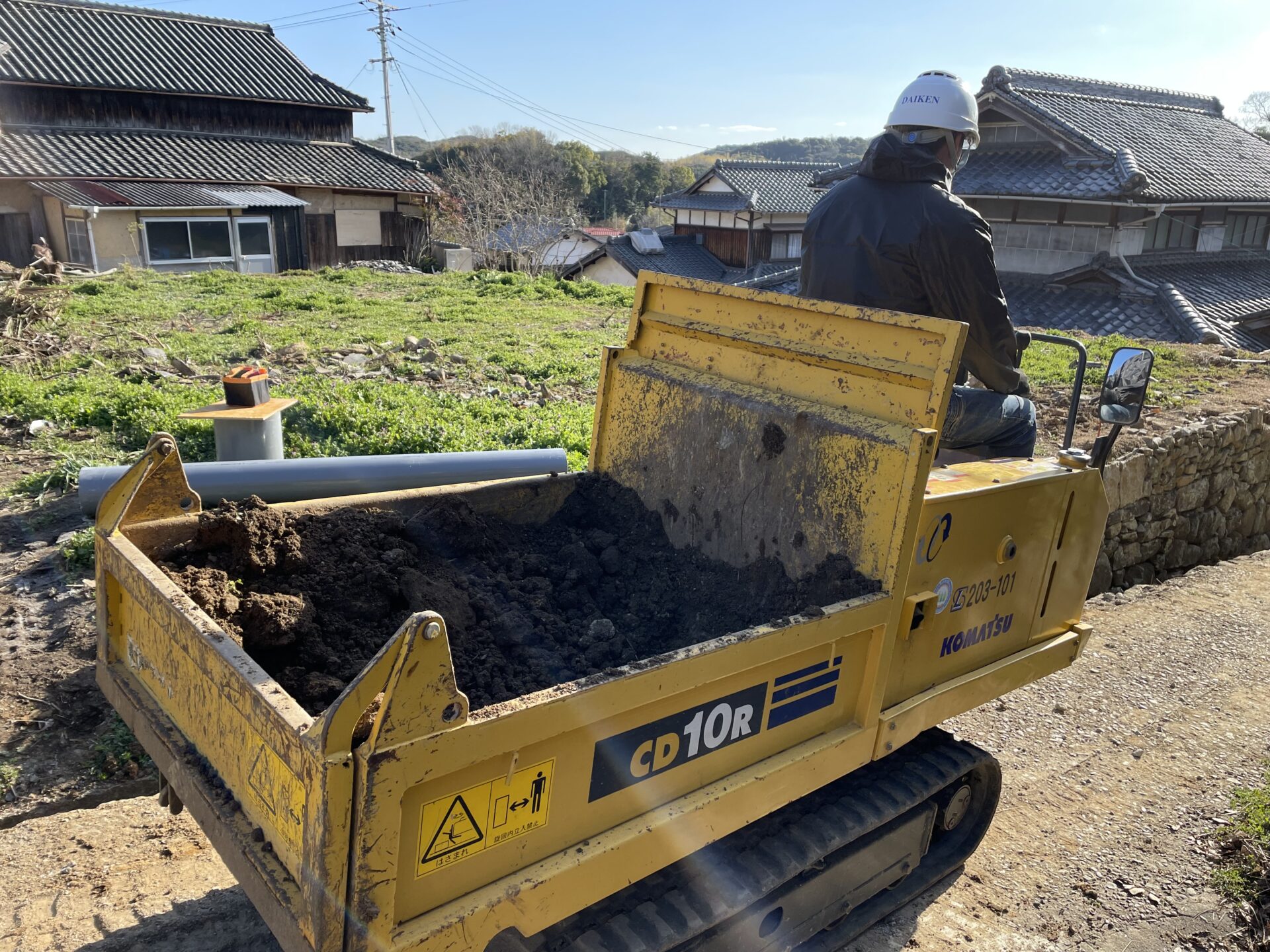 ○ ヤマハの開発した、果樹園での作業を支援する「屋根なし軽